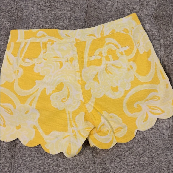 Women’s Lilly Pulitzer Size 0 Buttercup Shorts - Picture 2 of 4
